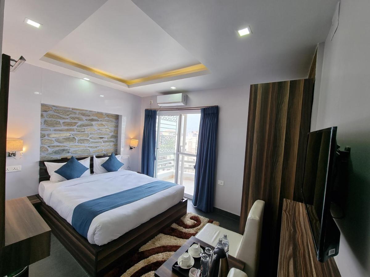Chautari Boutique Hotel Покхара Экстерьер фото