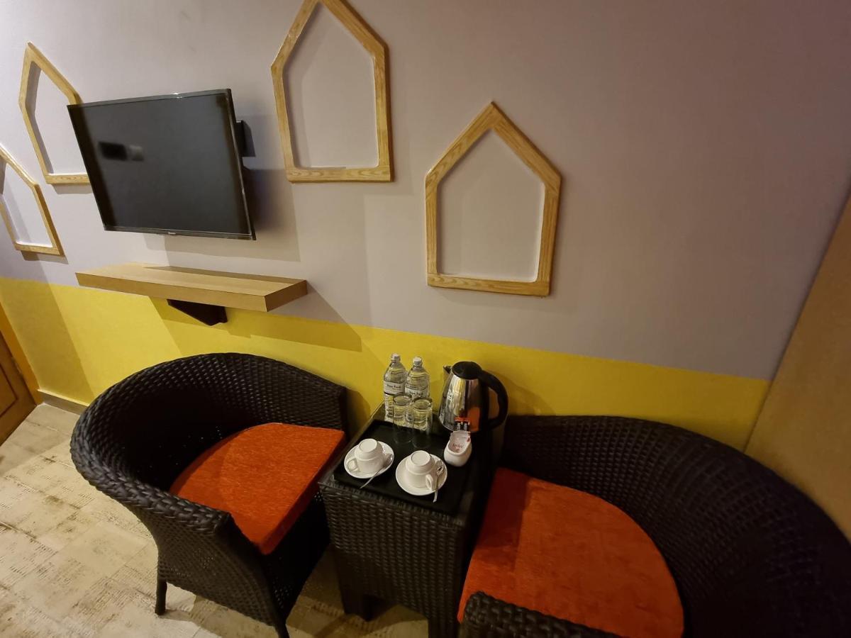 Chautari Boutique Hotel Покхара Экстерьер фото