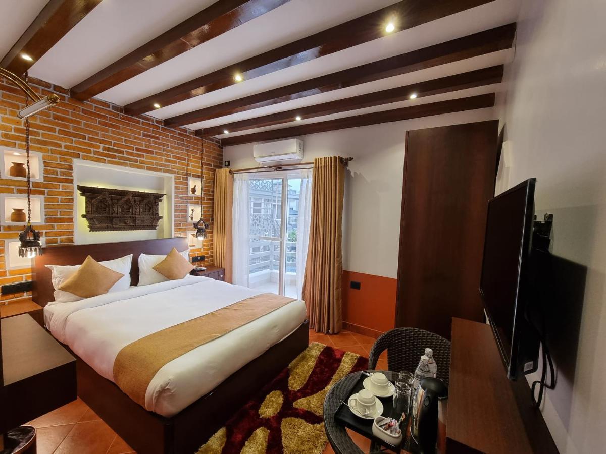 Chautari Boutique Hotel Покхара Экстерьер фото