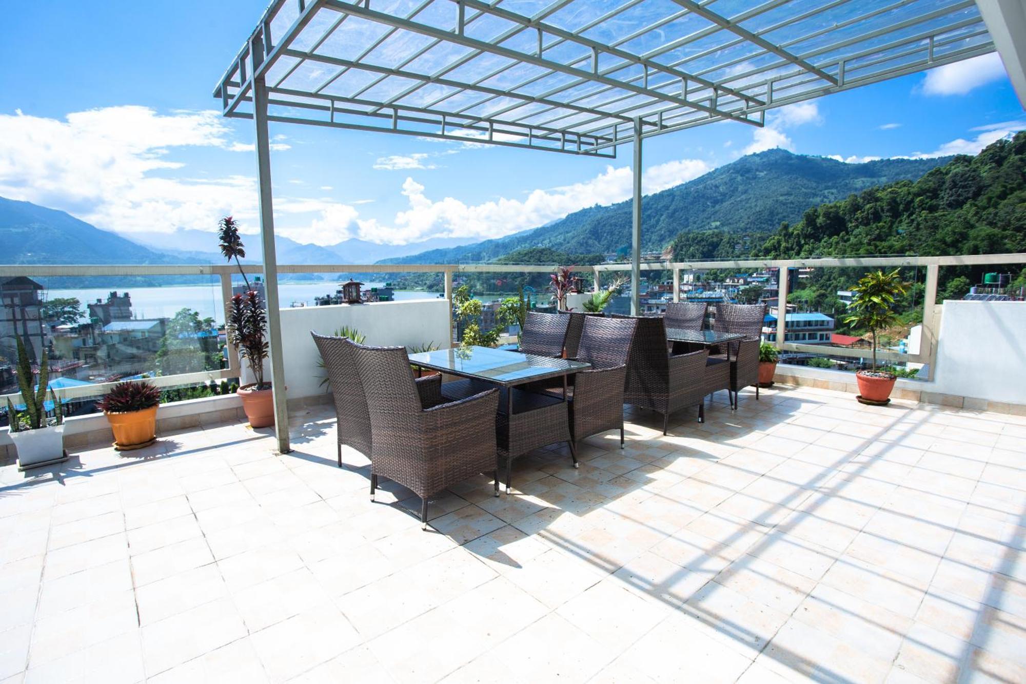 Chautari Boutique Hotel Покхара Экстерьер фото