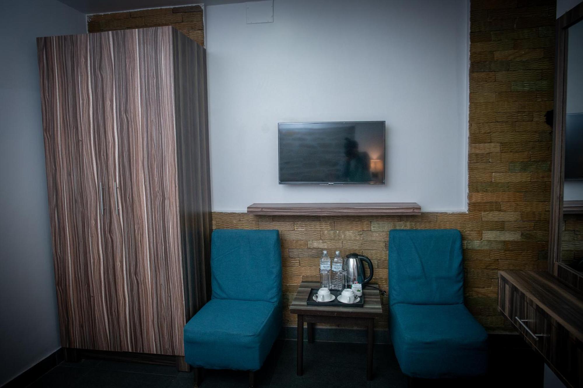 Chautari Boutique Hotel Покхара Экстерьер фото