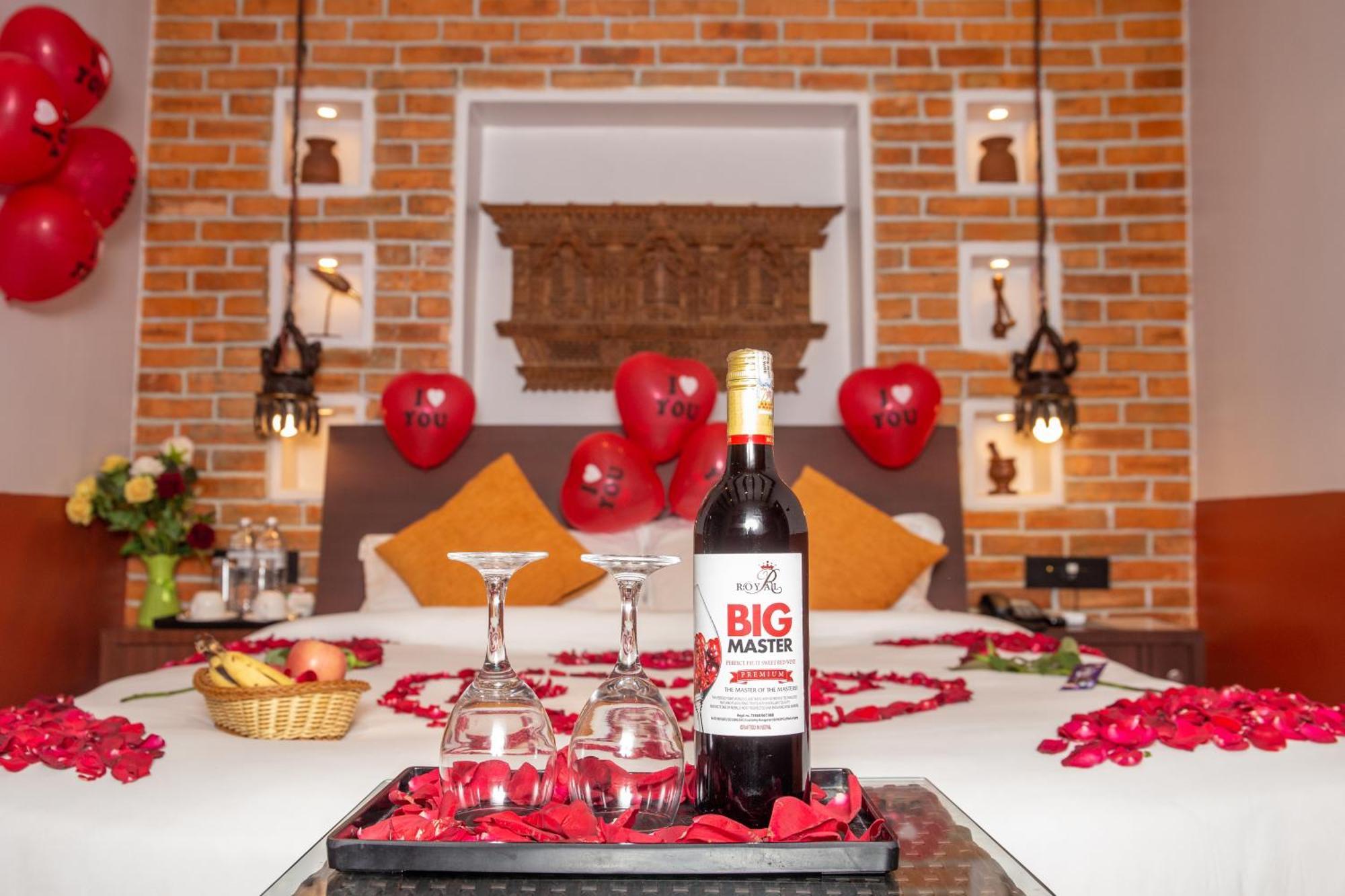 Chautari Boutique Hotel Покхара Экстерьер фото