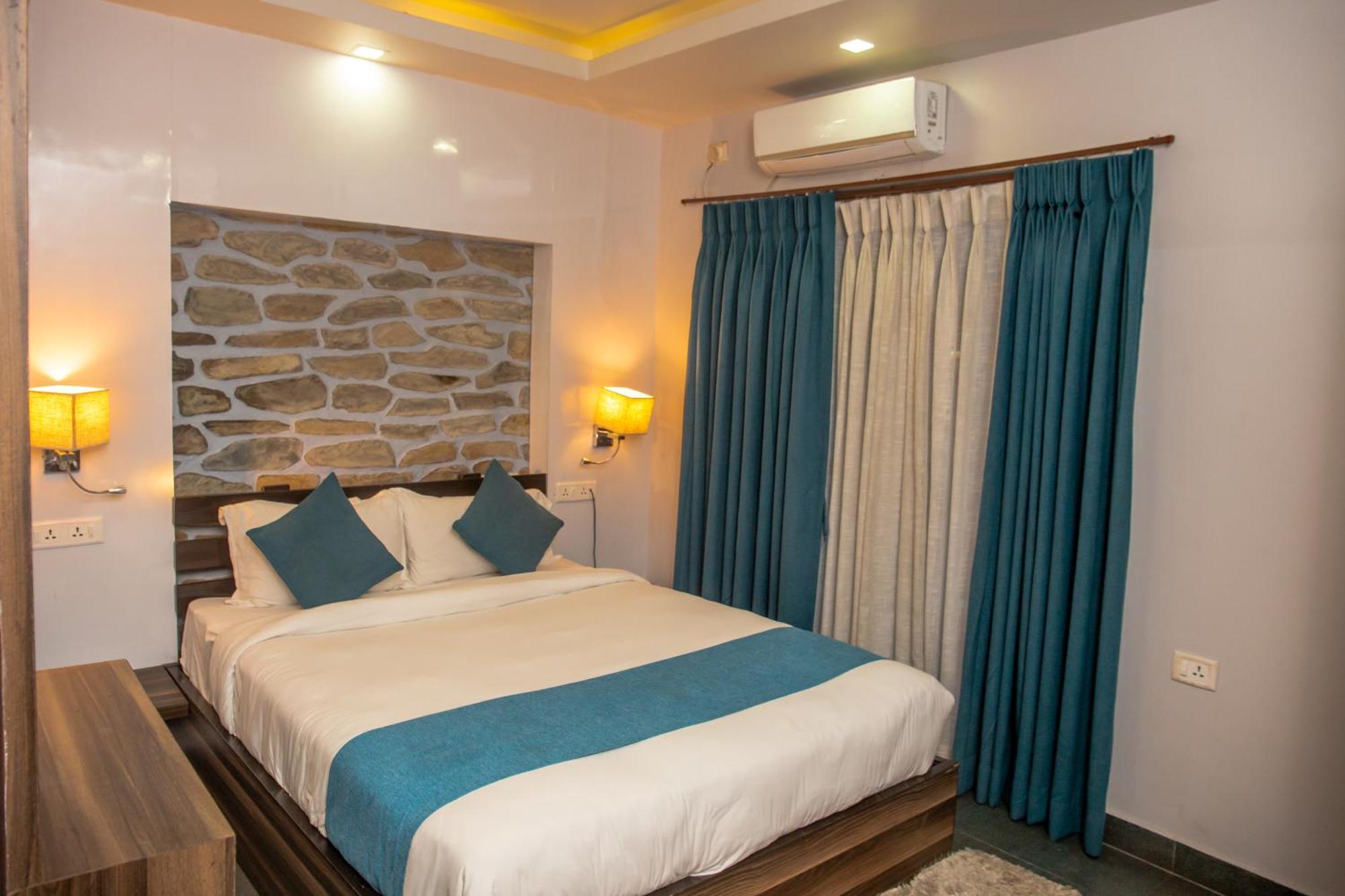 Chautari Boutique Hotel Покхара Экстерьер фото
