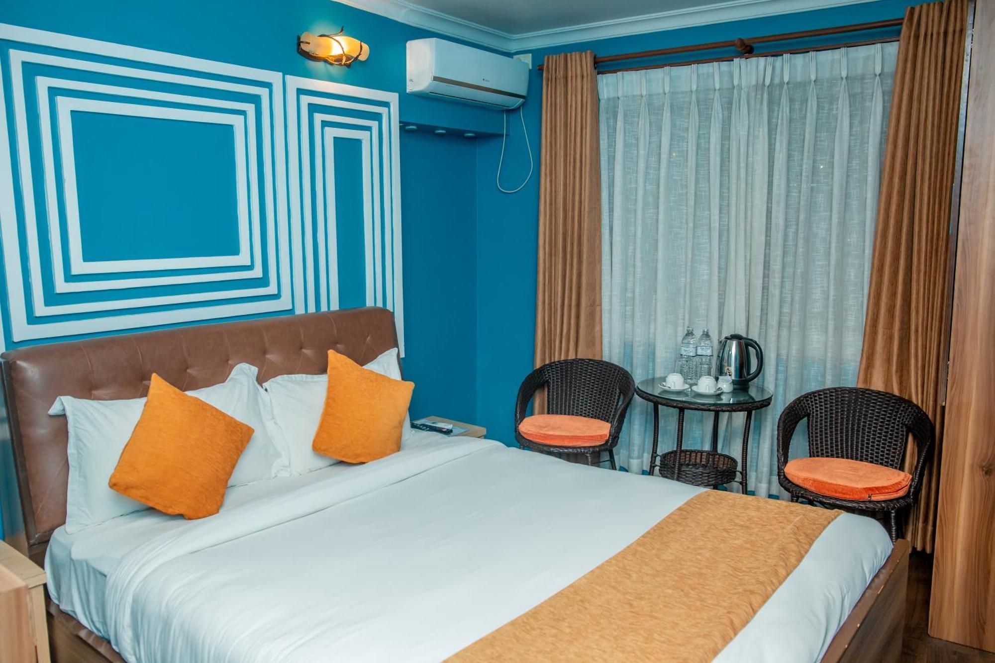 Chautari Boutique Hotel Покхара Экстерьер фото